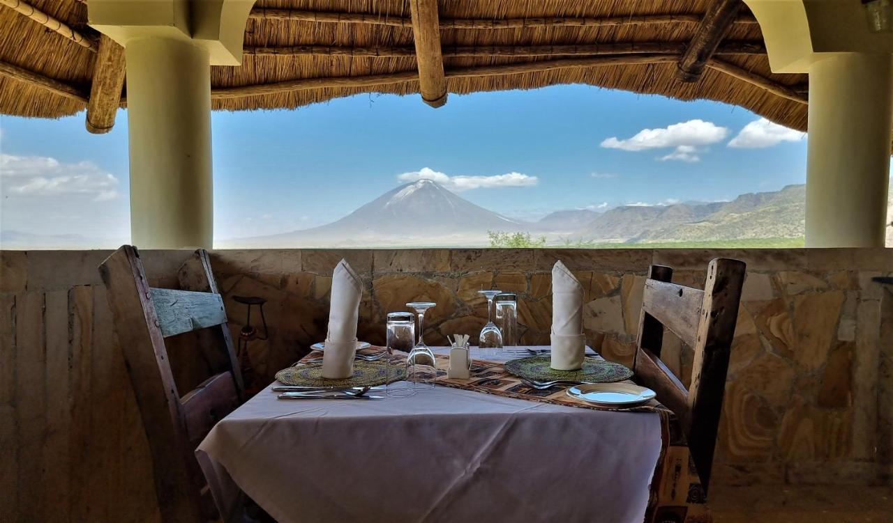 Africa Safari Lake Natron Mtowabaga Bagian luar foto