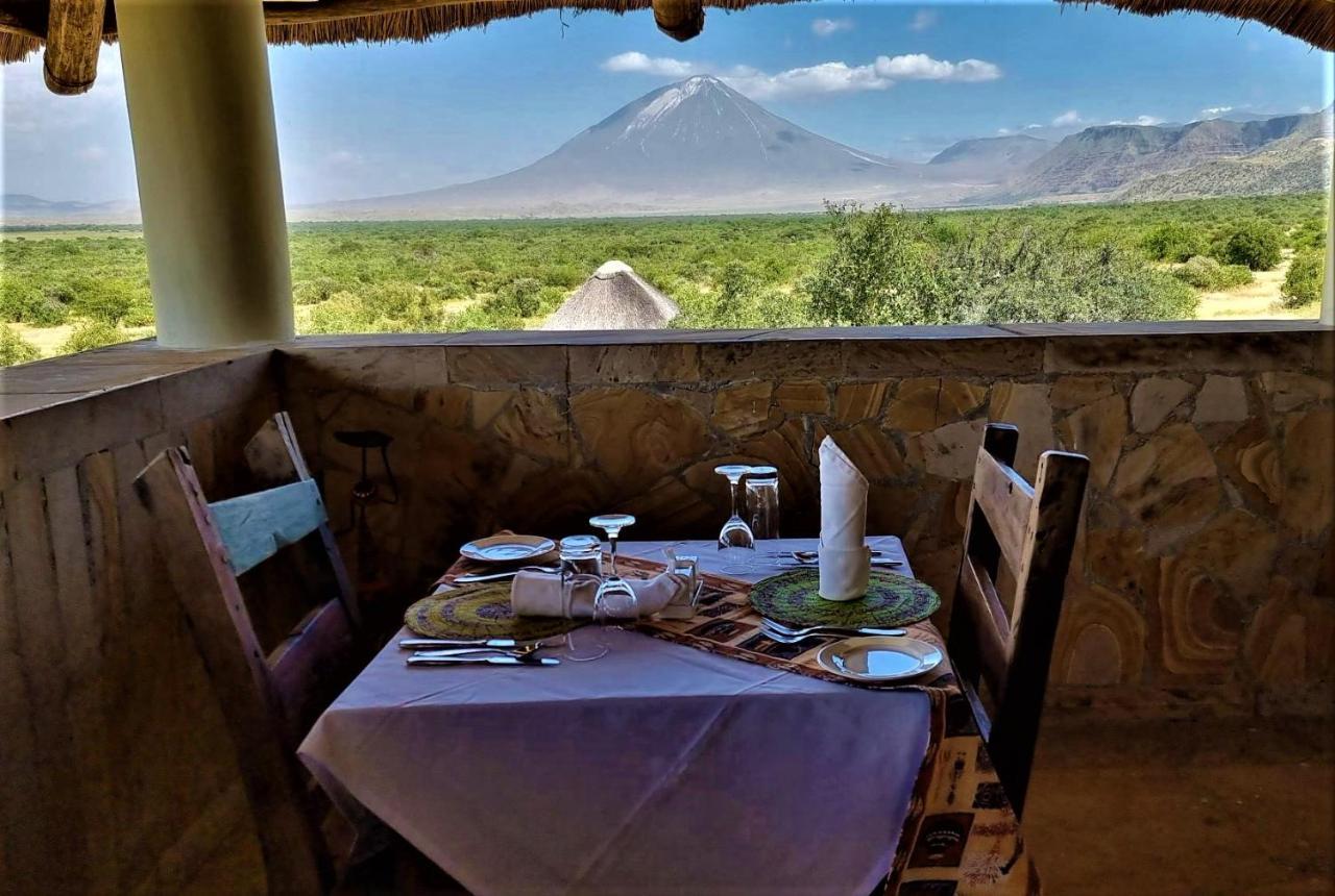 Africa Safari Lake Natron Mtowabaga Bagian luar foto