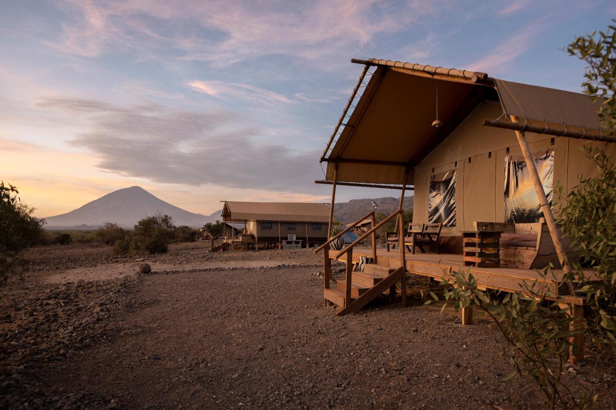 Africa Safari Lake Natron Mtowabaga Bagian luar foto