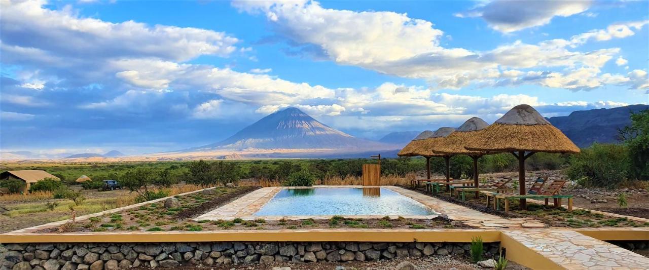 Africa Safari Lake Natron Mtowabaga Bagian luar foto