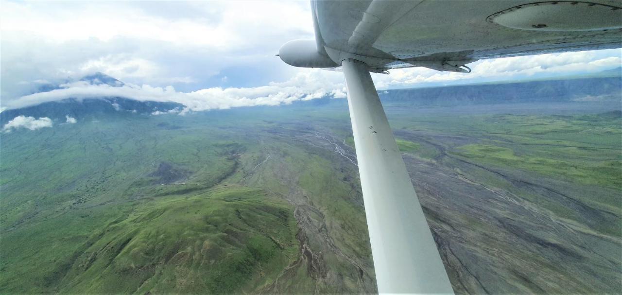 Africa Safari Lake Natron Mtowabaga Bagian luar foto